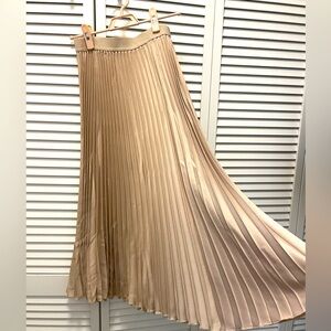 Cream satin pleated skirt